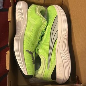 PUMA Men’s Scend Pro Engineered 7 Solar Geen White Size 11 378777-05